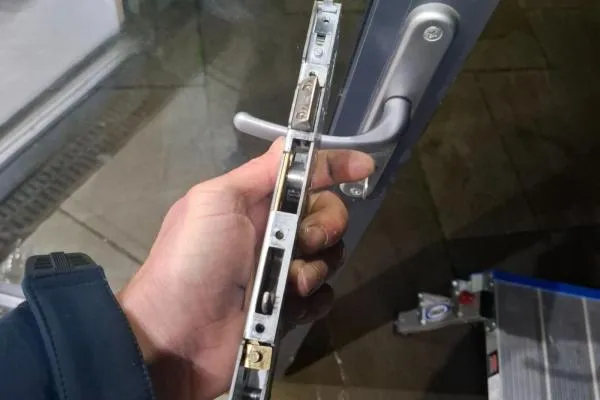 Multipoint locking mechanism repair in Ringstead